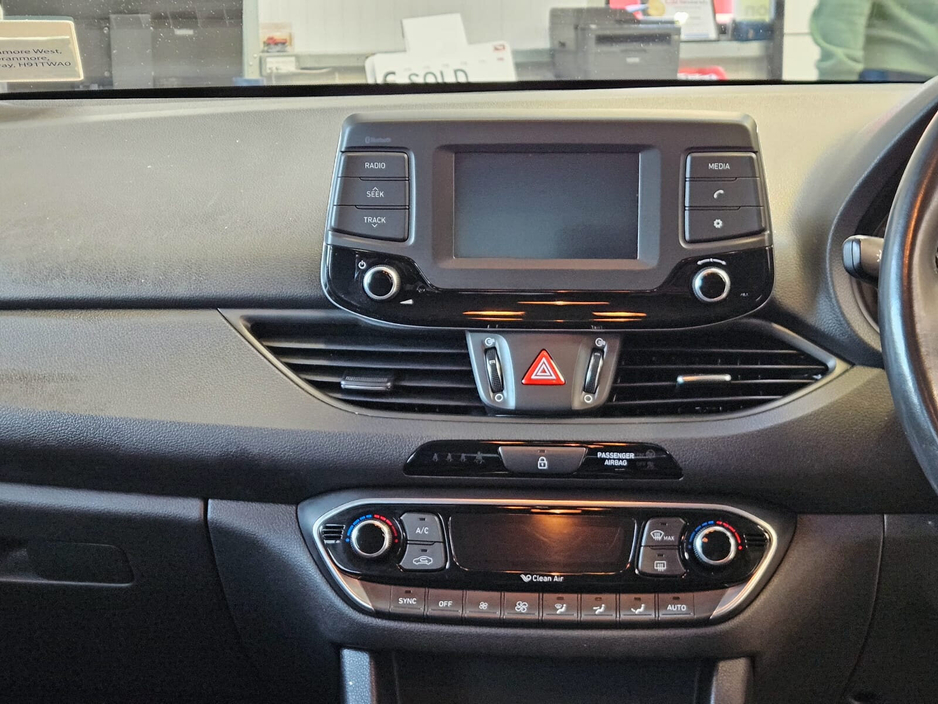 2017 Hyundai i30 1.0 T-GDI Deluxe Launch Edition €13,950