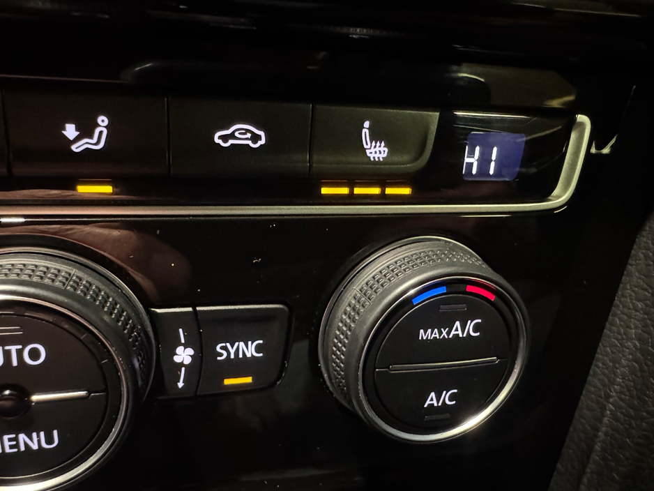 2019 Volkswagen Golf - image 25