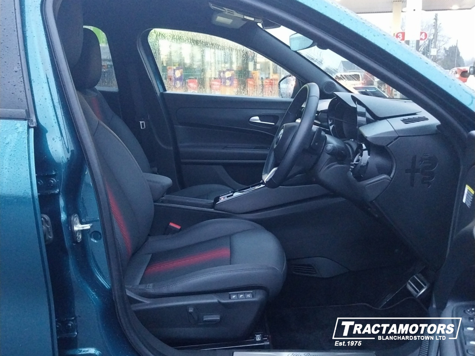 2025 Alfa Romeo Junior IBRIDA 1.2 136BHP MHEV 5 €35,999