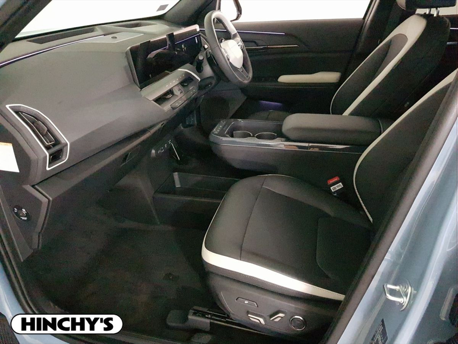 2026 Kia EV5 - image 4