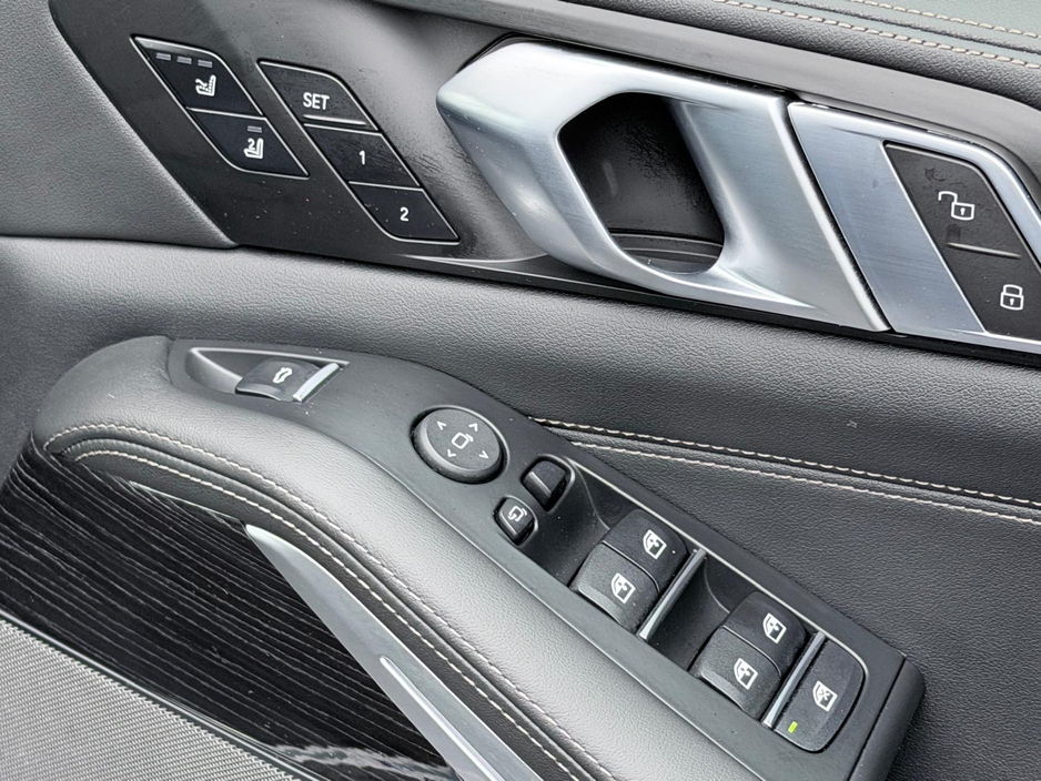 2024 BMW X5 - image 13
