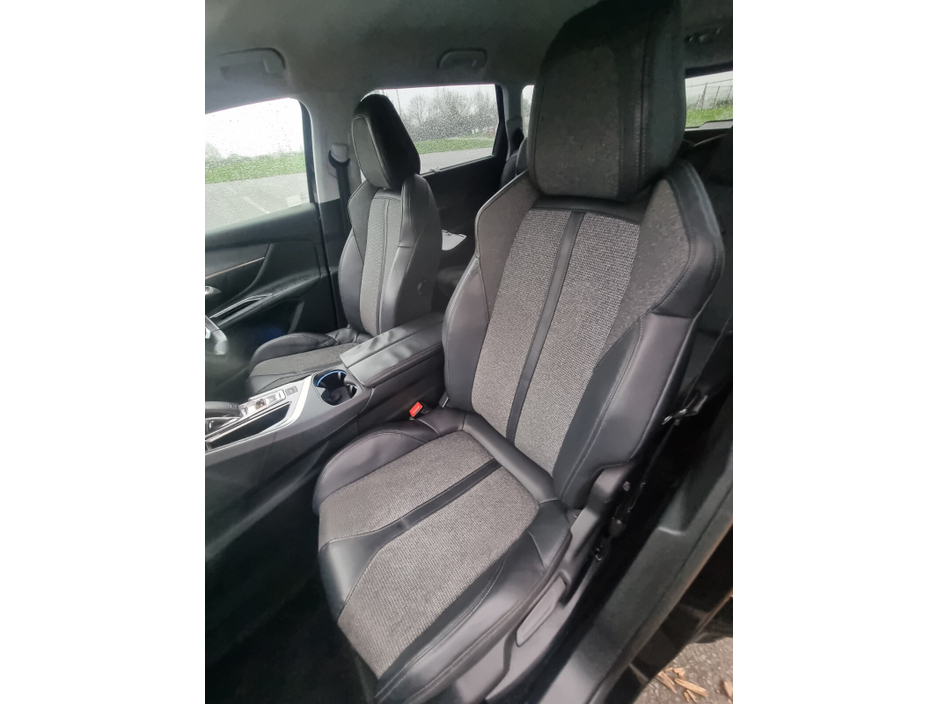 2018 Peugeot 5008 - image 18