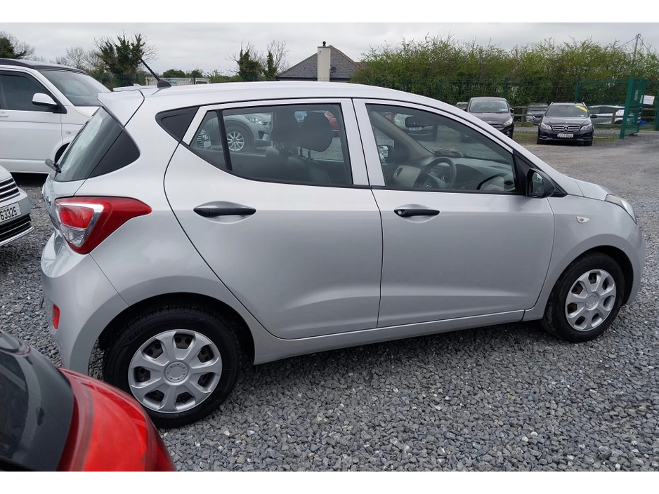 2015 Hyundai i10 - image 6