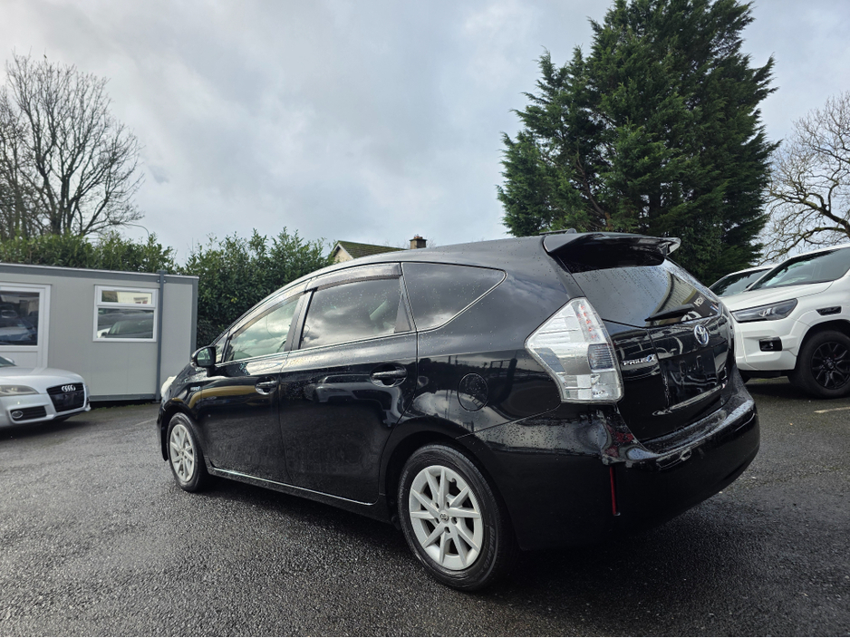 2013 Toyota Prius Alpha (7 Seater) - SELF CHARGING HYBRID -ALLOYS  -SIMI DEALER - LOW ROAD TAX BAND €13,450