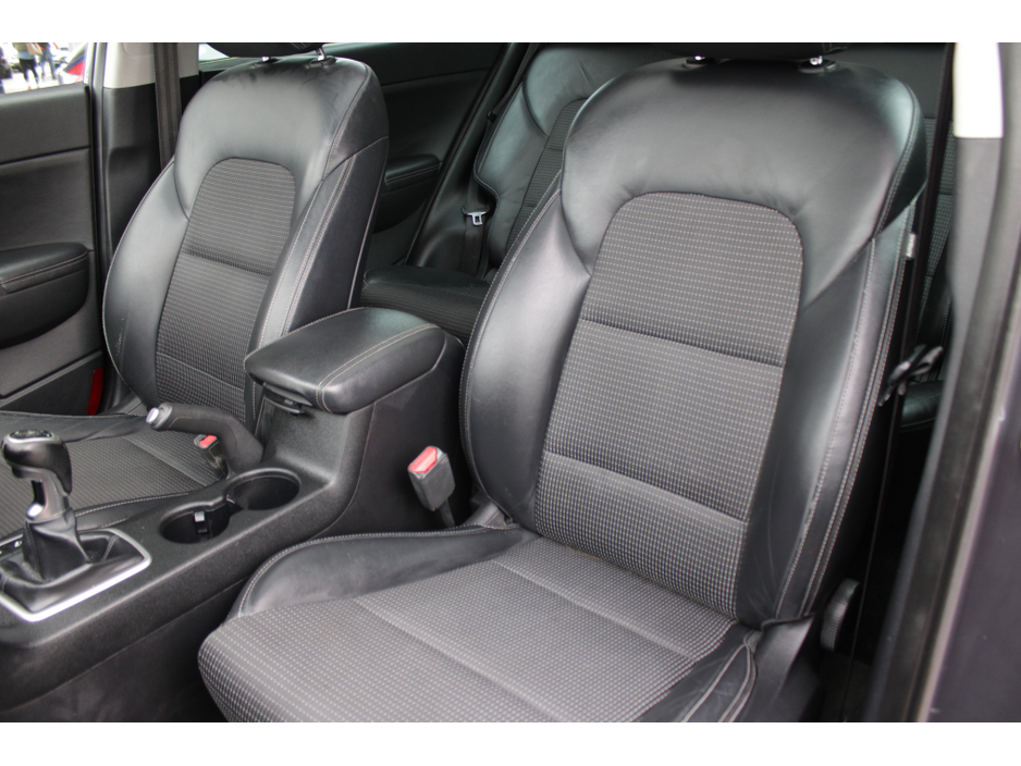 2016 Kia Sportage - image 22