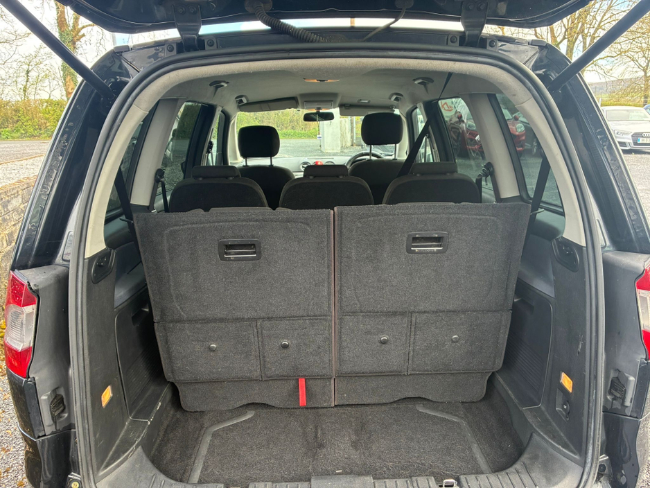 2008 Ford Galaxy - image 12