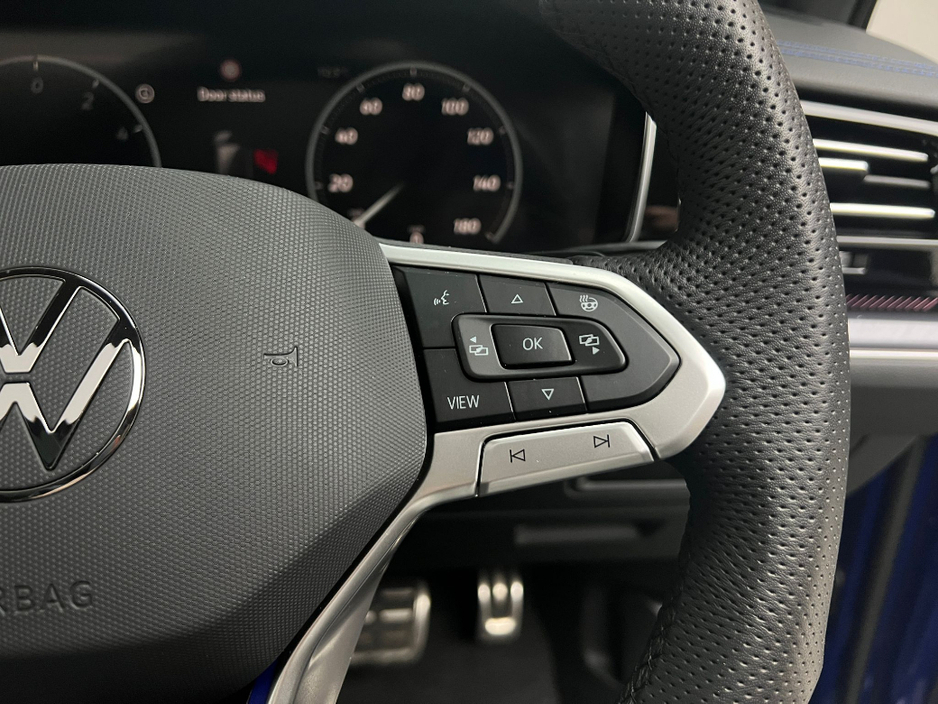 2025 Volkswagen Touareg R V6 3.0 TSI PHEV 462HP €89,990