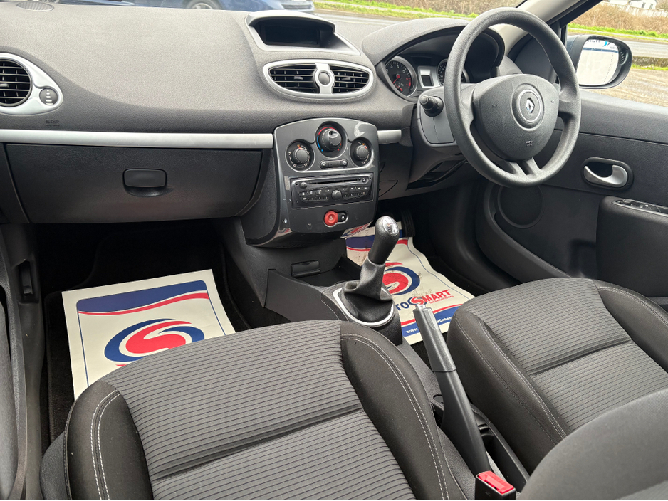 2012 Renault Clio - image 12