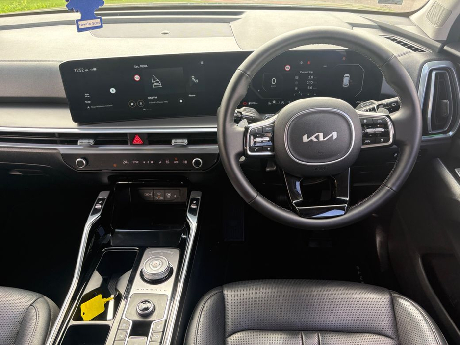 2025 Kia Sorento - image 13