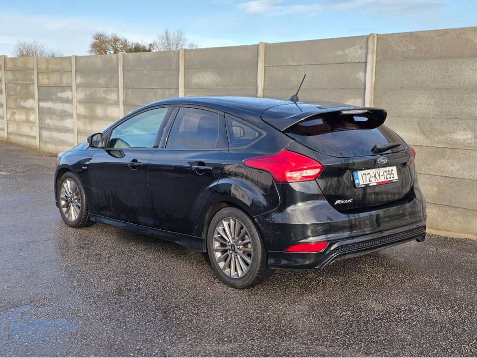 2017 Ford Focus Ford Focus 1.5 TDCi 120PS ST-Line Powershift €10,950