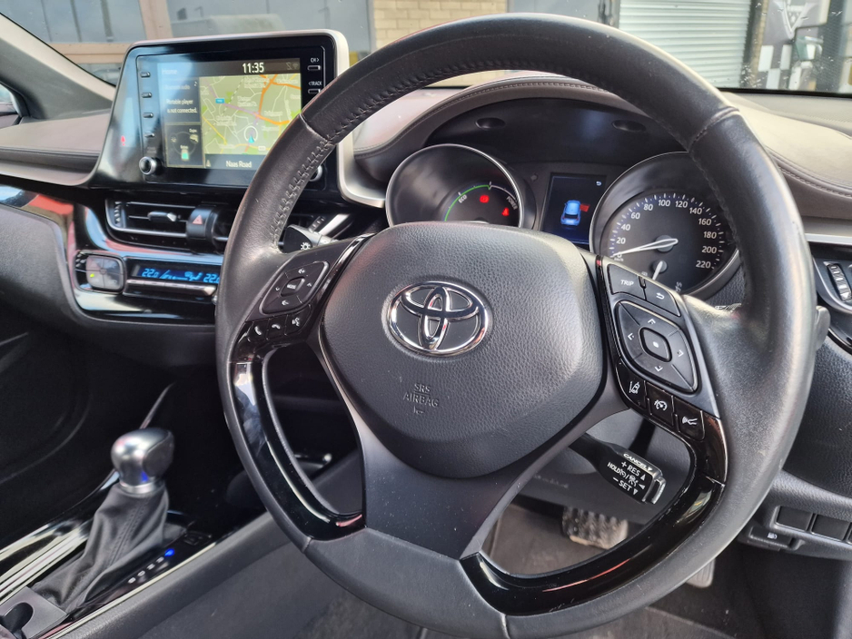 2022 Toyota C-HR 1.8 HYBRID AUTOMATIC SOL HIGH SPEC 2 KEYS 5 SEATER