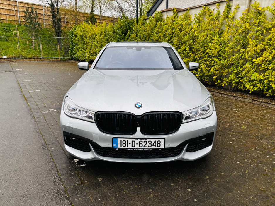 2018 BMW 7 Series - image 2
