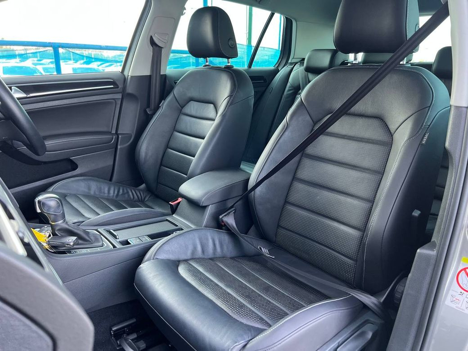 2019 Volkswagen Golf - image 6