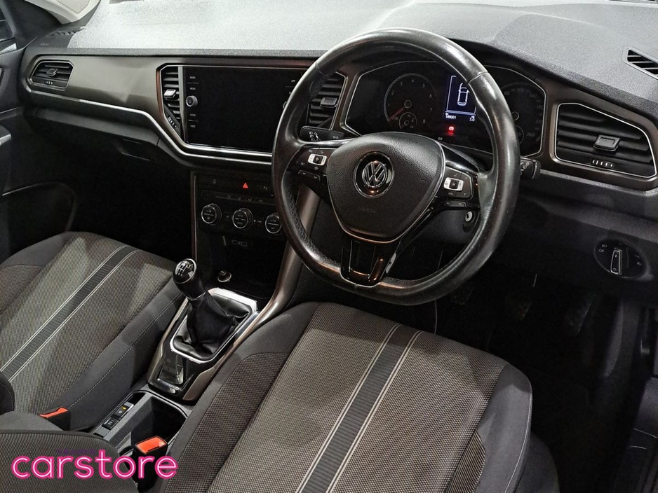 2019 Volkswagen T-Roc - image 15