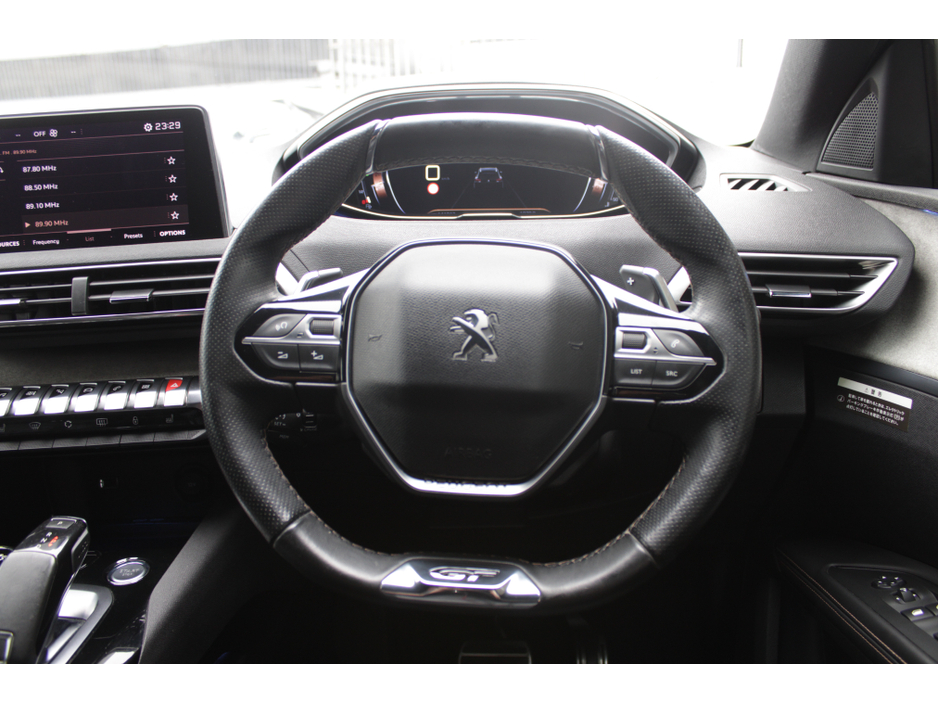 2018 Peugeot 5008 - image 22