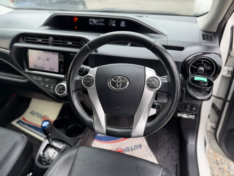 2016 Toyota Aqua - image 10