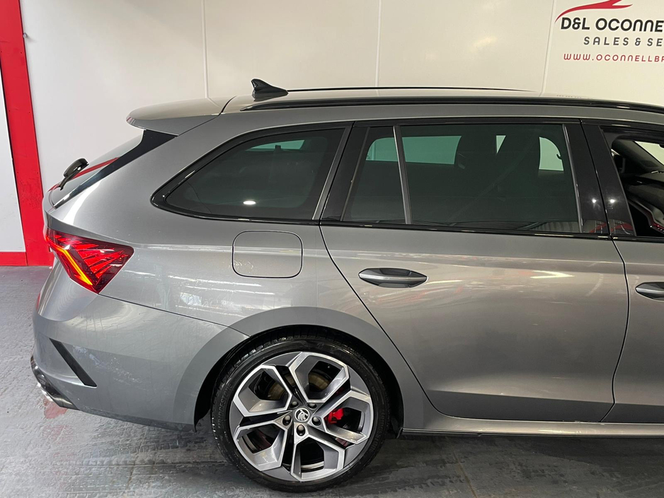 2022 Skoda Octavia - image 10