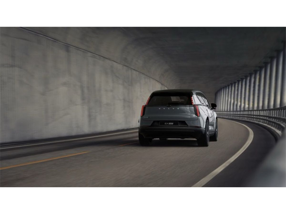 2026 Volvo XC60 - image 5