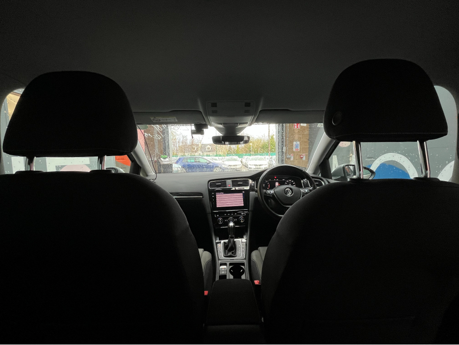 2019 Volkswagen Golf - image 12