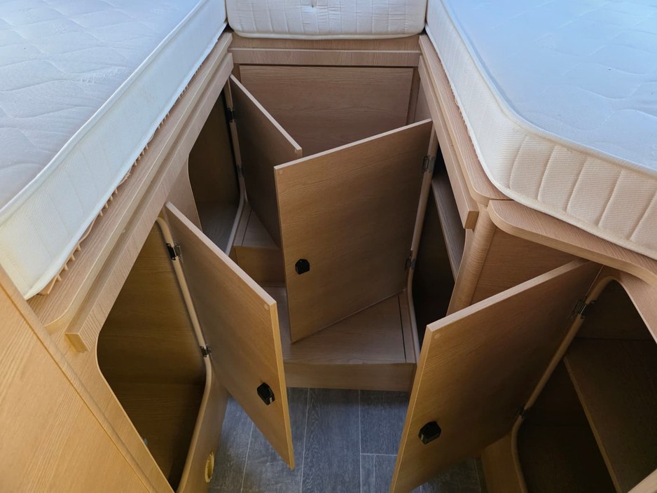 2025 Ford Transit - image 30