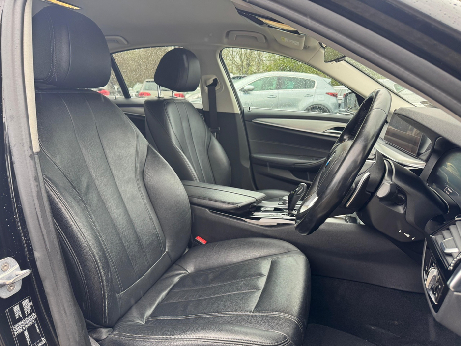 2019 BMW 5 Series - image 11