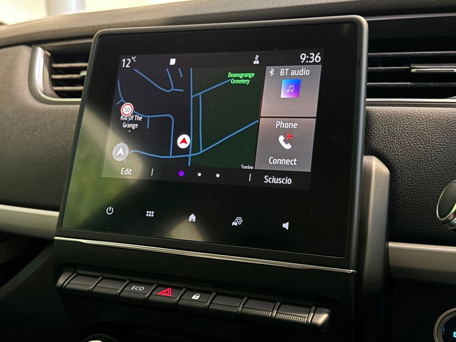 2020 Renault Zoe R135 Z.E 50 Iconic CCS Rapid charge €12,995