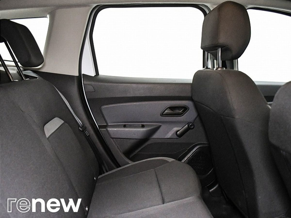 2021 Dacia Duster - image 13