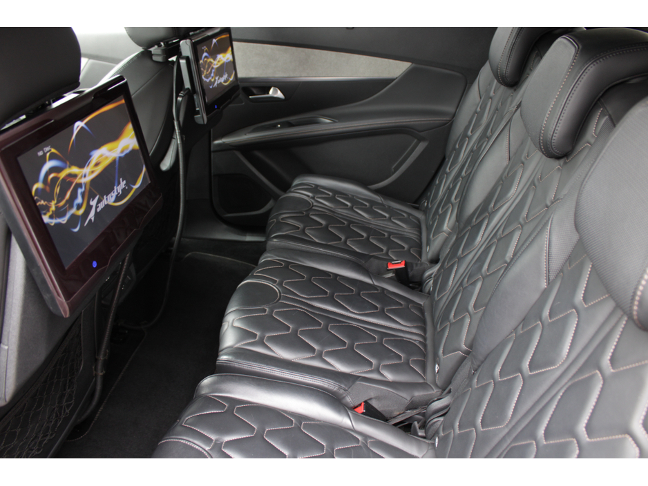 2018 Peugeot 5008 - image 24