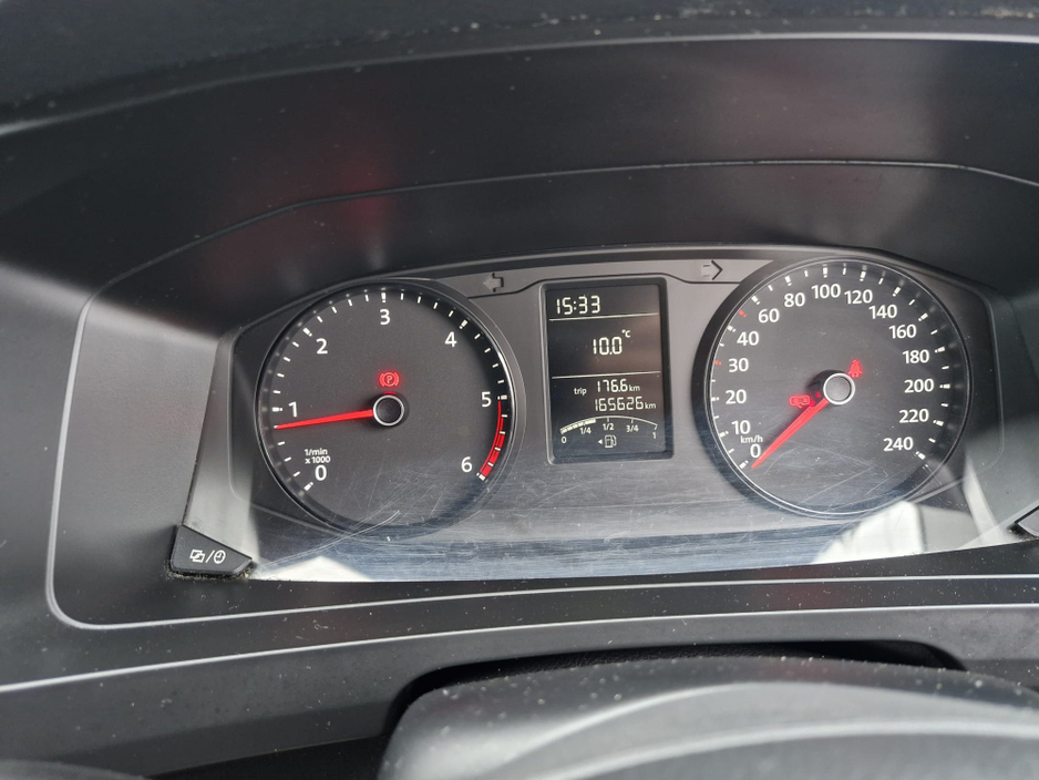 2019 Volkswagen Transporter - image 7