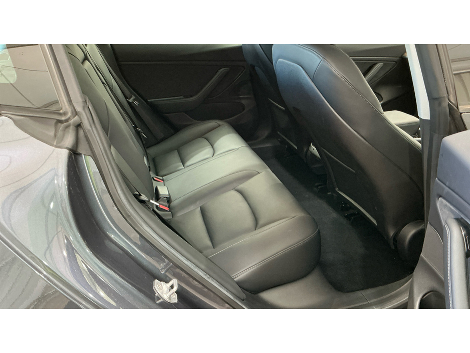 2019 Tesla Model 3 - image 9