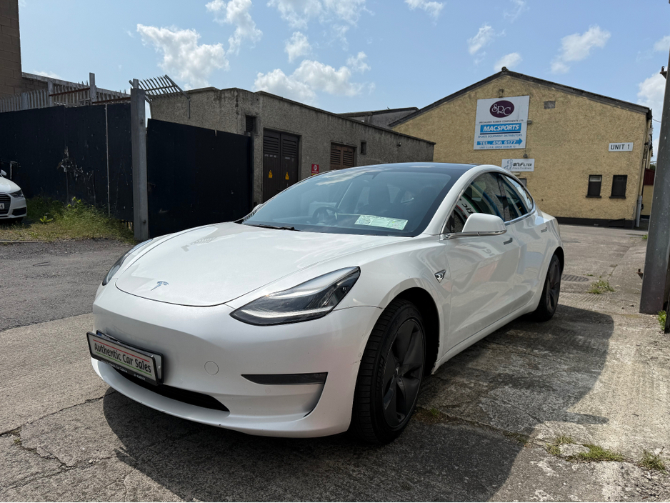 2019 Tesla Model 3 - image 3