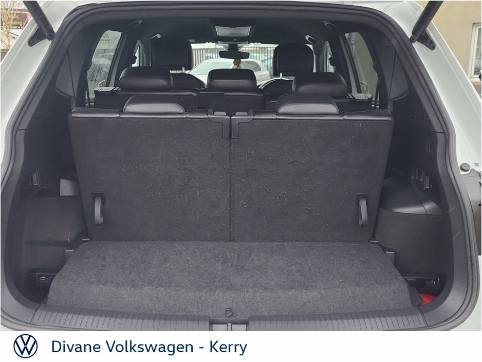 2024 Volkswagen Tiguan Allspace - image 10