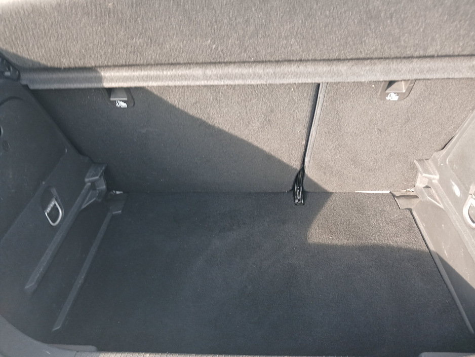 2016 Opel Corsa - image 8