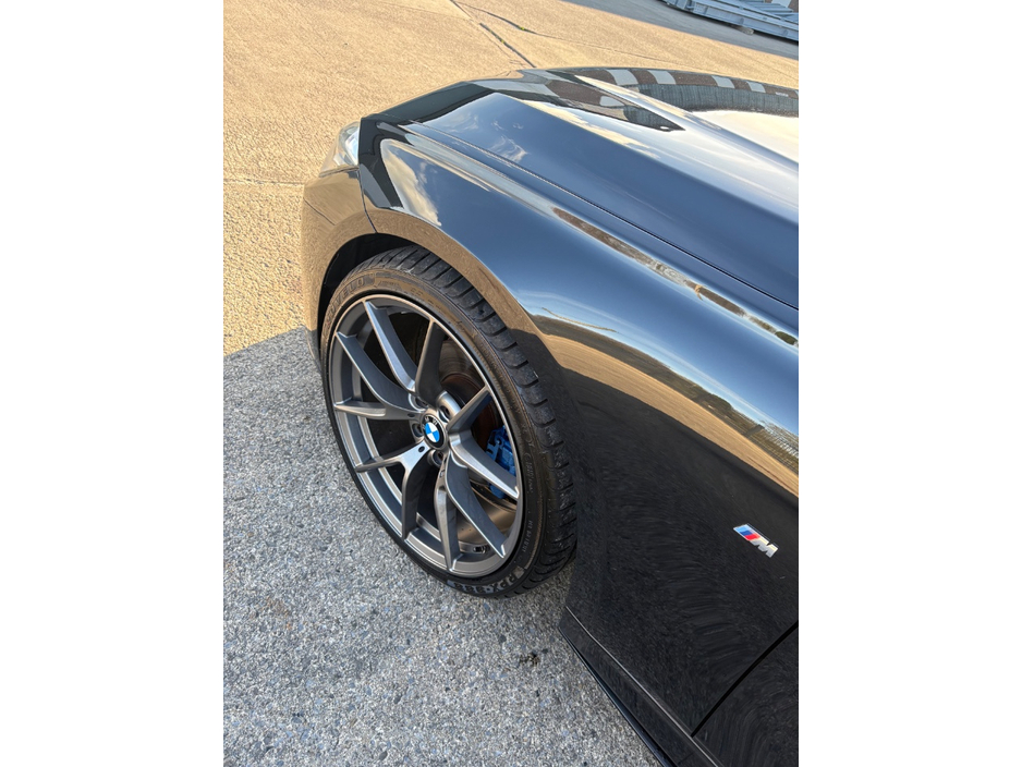 2018 BMW 3 Series - image 9