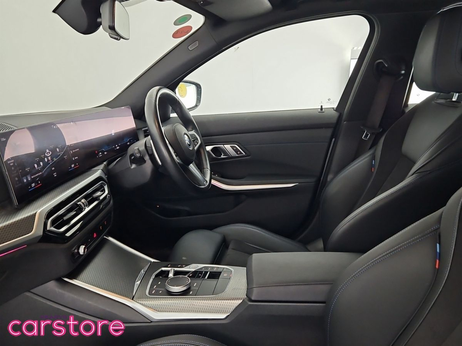 2023 BMW 3 Series - image 12