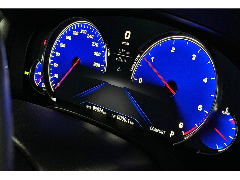 2017 BMW 5 Series - image 40