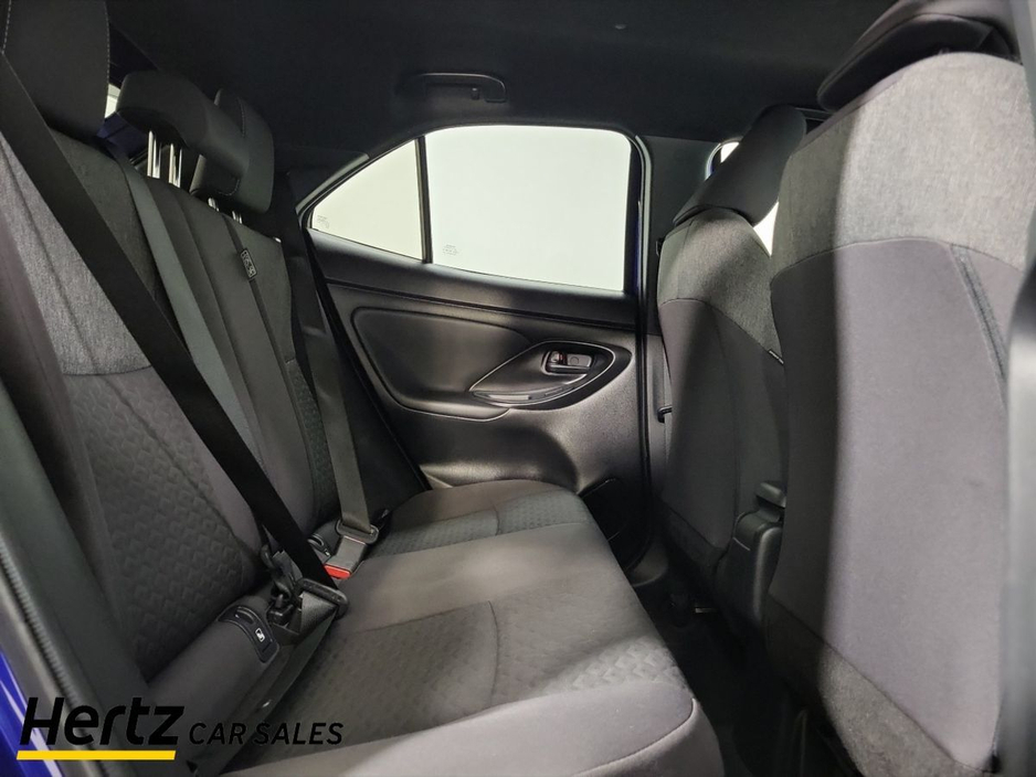 2023 Toyota Yaris - image 17