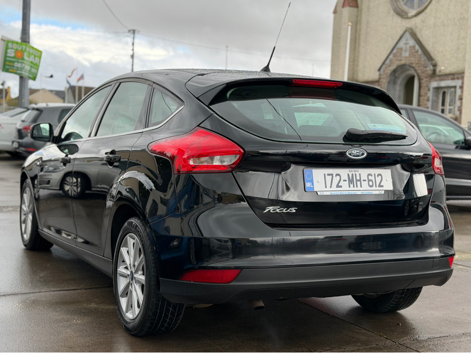 2017 Ford Focus - image 8