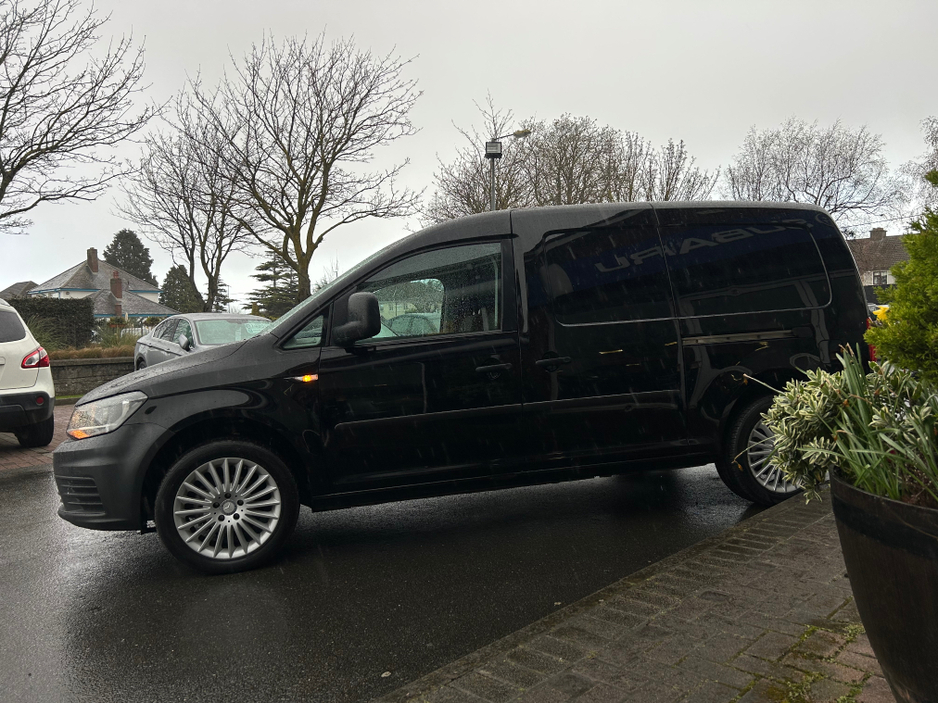 2020 Volkswagen Caddy - image 9