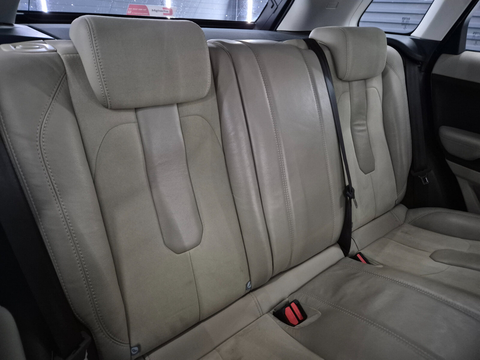 2015 Land Rover Range Rover Evoque - image 6