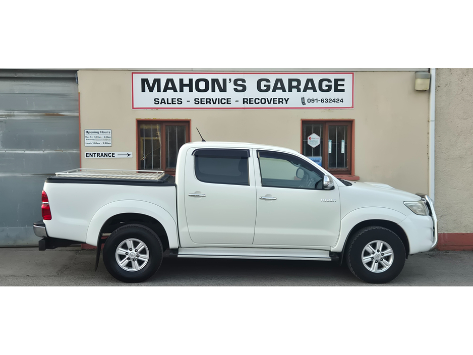 2014 Toyota Hilux - image 6