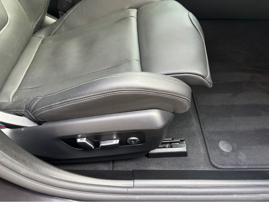 2025 BMW M5 M5 4.4 V8 727 BHP PLUG-IN HYBRID €127,900