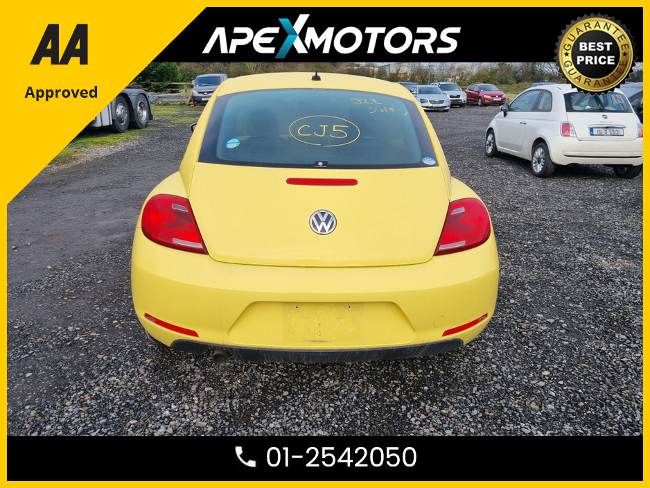 2014 Volkswagen Beetle - image 8