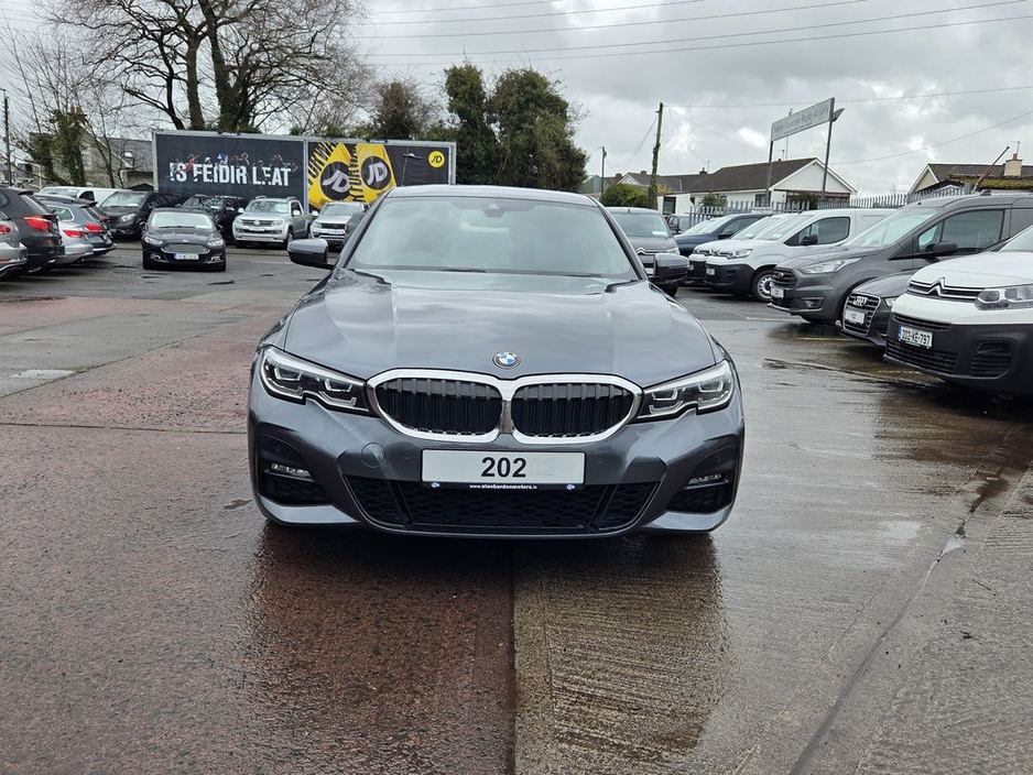 2020 BMW 3 Series - image 2