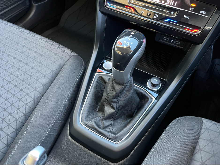 2022 Volkswagen T-Cross AUTOMATIC 1.0 PETROL //REVERSE CAMERA//KEYLESS ENTRY// €24,950