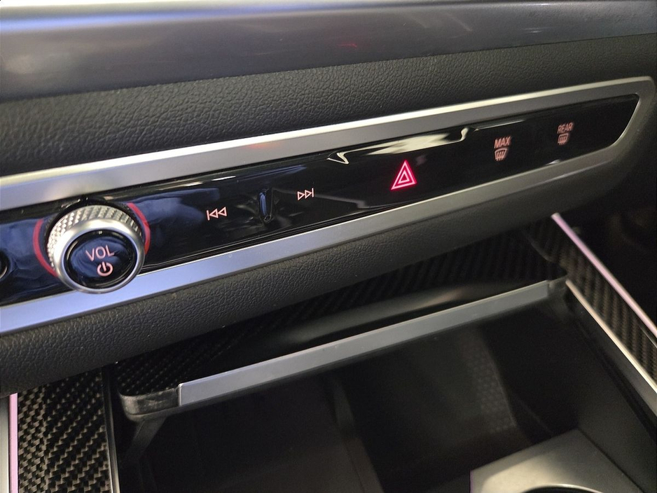 2023 BMW X7 - image 19