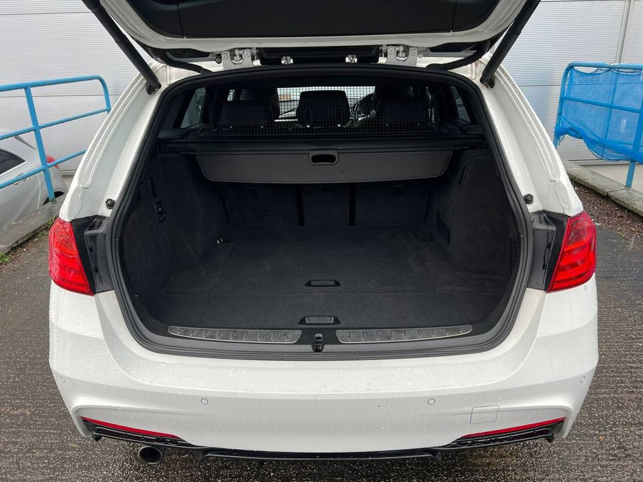 2015 BMW 3 Series 320d M-SPORT COMPETITION // ADAPTIVE CRUISE CONTROL // LEATHER M-SPORT INTERIOR // PARKING SENSORS €17,950