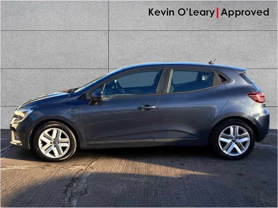 2022 Renault Clio - image 6