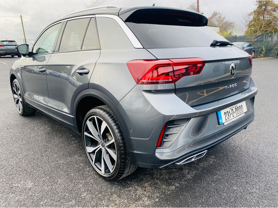 2023 Volkswagen T-Roc - image 9