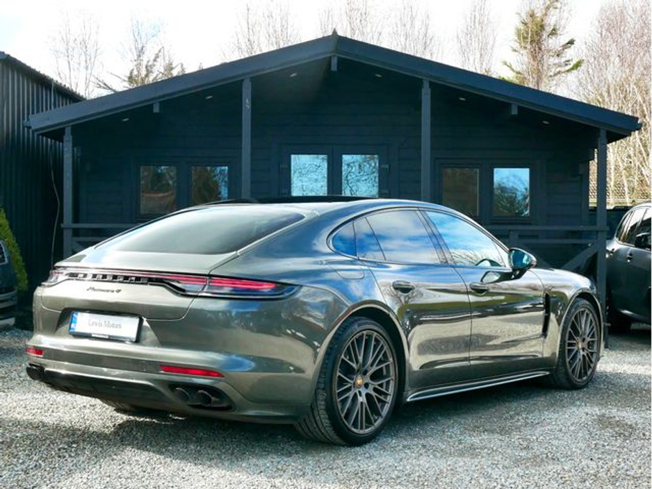 2023 Porsche Panamera - image 6